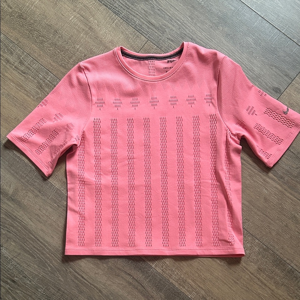 Women’s Pink Knit Short Sleeve Top